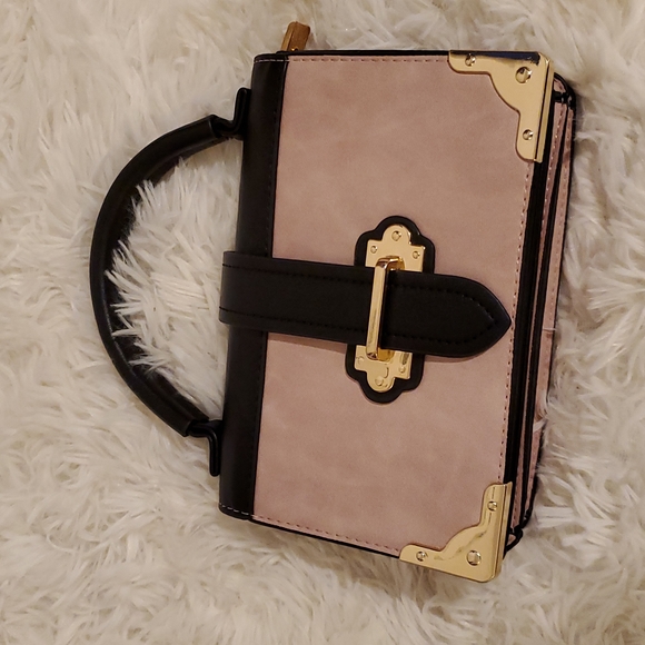 NWOT Small Bag blush / black / gold accents and chain - Picture 3 of 13